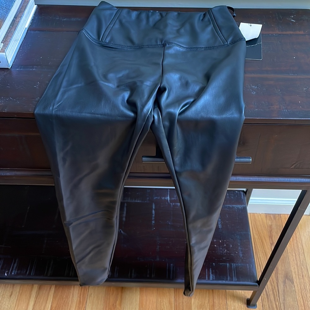NWT RDI black leather leggings